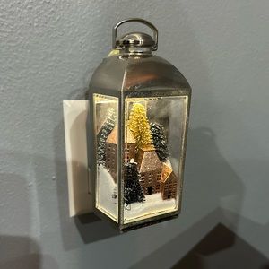 Bath & Body Works light up, holiday wallflower scent holder